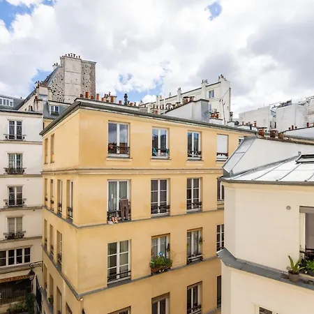3p Baroque With Rooftop View Paris