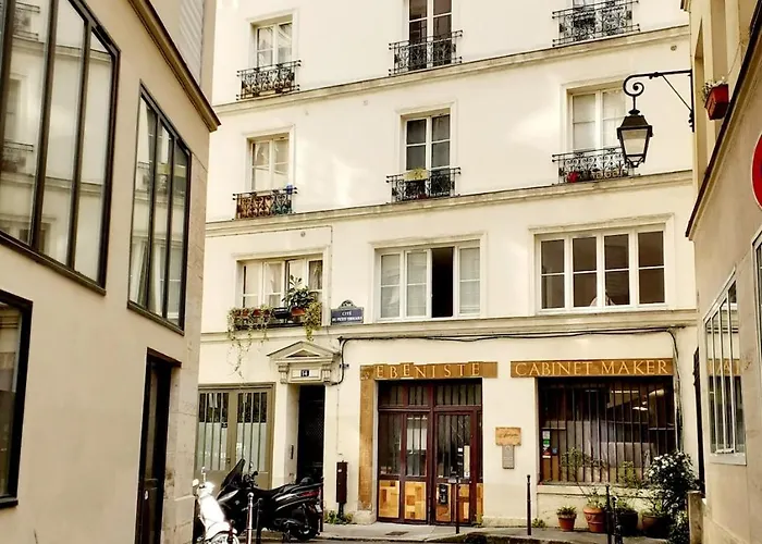 3p Baroque With Rooftop View Appartement Parijs